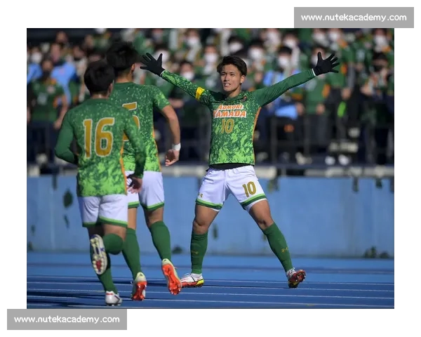 从战术博弈到临门一脚足球角球背后的进攻艺术解析与心理博弈全景探索